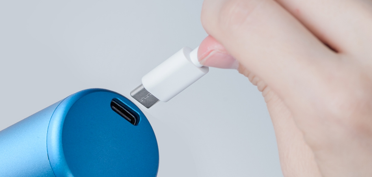 1回の充電で最長12時間使用可能