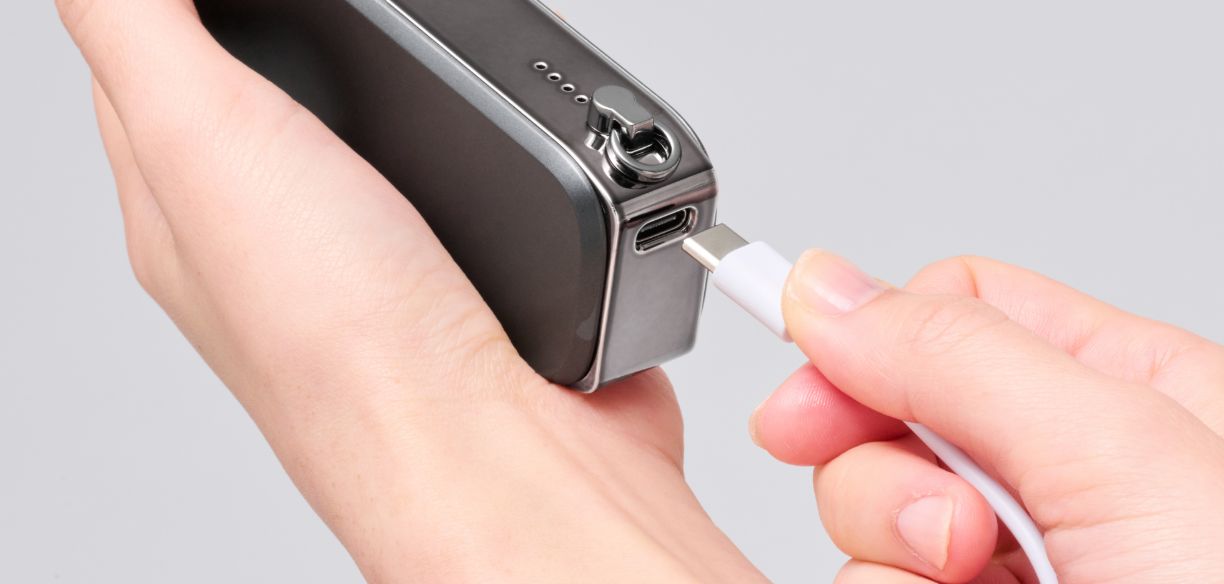 1回の充電で最長12時間使用可能