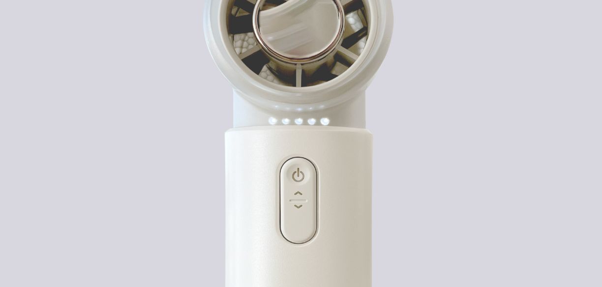 1回の充電で最長12時間使用可能